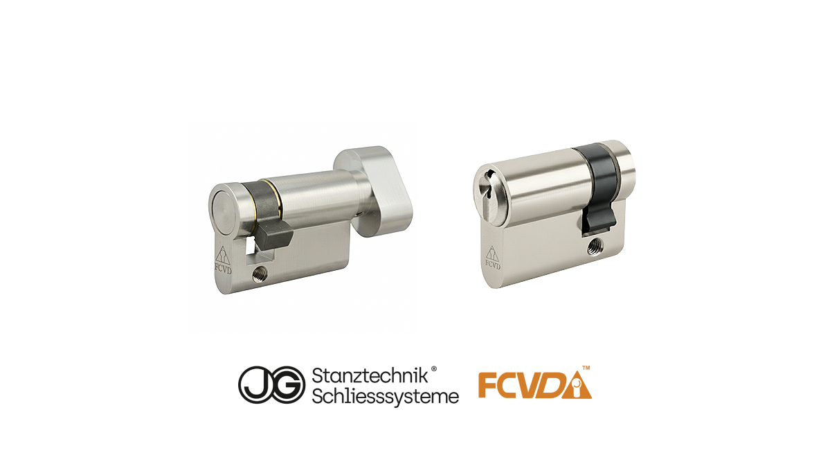 [background image] image of logistics control room (for a trucking company)